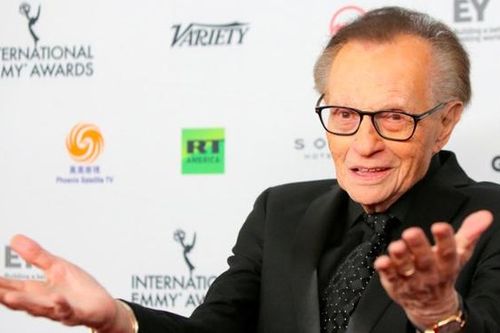 Huyền thoại ngành truyền hình Mỹ Larry King qua đời vì Covid-19