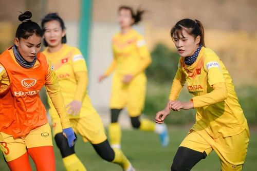 Tuyển nữ quốc gia đọ cựu cầu thủ U23