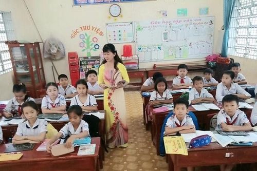 Nhà giáo nhân dân vùng sâu Long An - cô giáo của trò nghèo