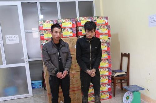 Bắt hai đối tượng vận chuyển gần nửa tấn pháo về Vĩnh Phúc bán kiếm lời