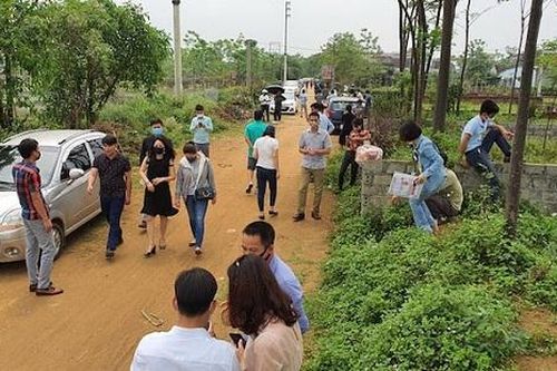 Điểm 'trũng' của thị trường bất động sản 2021: 'Cò' đất thao túng giá