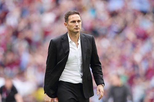 HLV Lampard nổi giận, mắng 'té tát' phóng viên