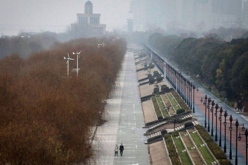 COVID-19: Tròn một năm ngày thế giới chứng kiến lệnh 'phong tỏa' đầu tiên