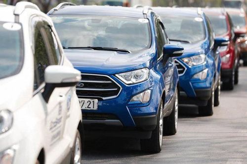 Ô tô SUV nhỏ chạy phố, bạn trẻ sẵn tiền xếp hàng chờ mua
