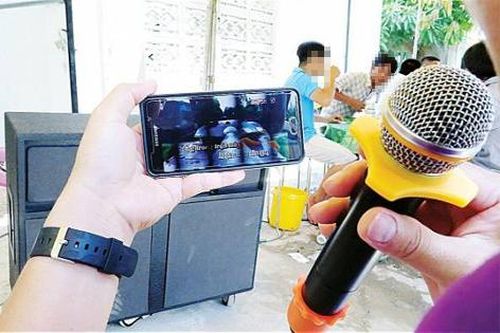 Lắp cách âm vẫn chịu thua hàng xóm hát karaoke xuyên tết