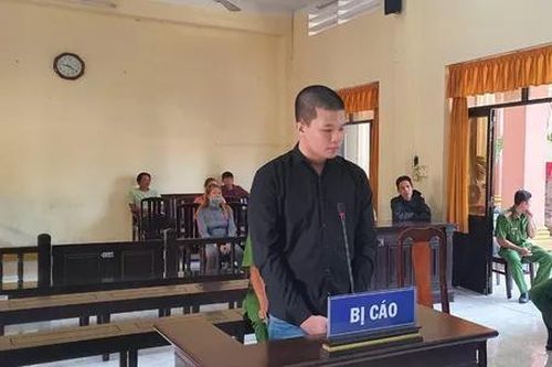 Con trai giết người tình đồng tính của mẹ chỉ vì 1 con chó