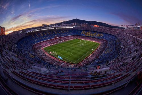 Barca cầu cứu ngân hàng, xin hoãn trả nợ hơn 5 nghìn tỷ đồng