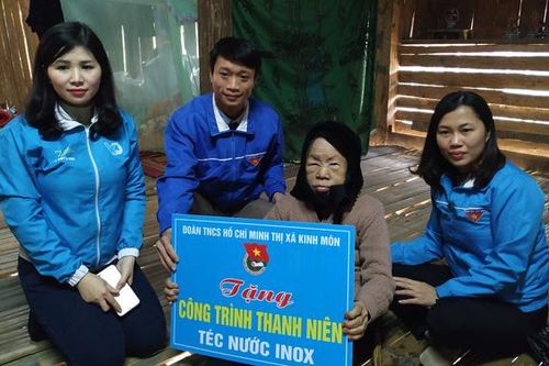 Mang 'Đông ấm' đến Tuyên Quang giúp người già, em nhỏ miền núi đón Tết
