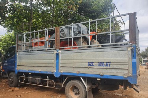 Pleiku: Tông vào xe tải đang dừng đèn đỏ, nam thanh niên tử vong