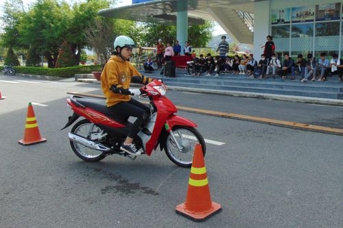 Tập huấn kiến thức an toàn giao thông cho hơn 200 sinh viên