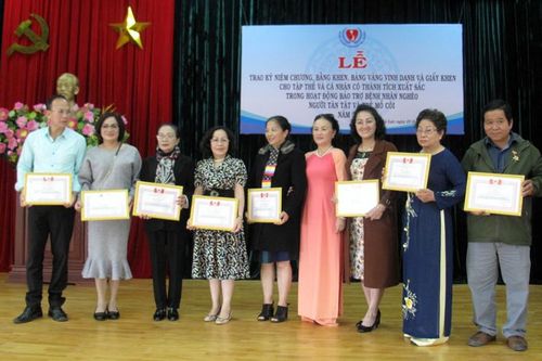 Tỏa sáng những tấm lòng nhân ái