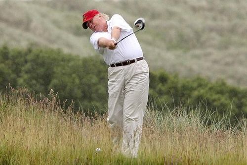 Ông Trump đi chơi Golf sau khi rời Nhà Trắng
