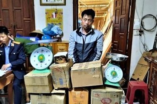 Tạm giữ đối tượng tàng trữ 160kg pháo