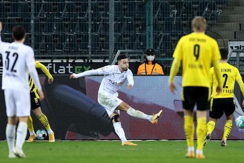 Kết quả Bundesliga: Thua Monchengladbach, Dortmund rơi khỏi top 4