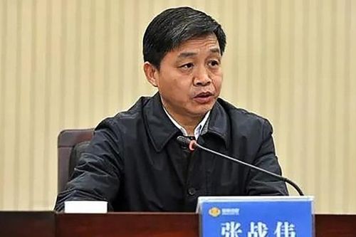 Vợ quan chức Trung Quốc đệ đơn tố cấp trên tát chồng tới mức nhập viện
