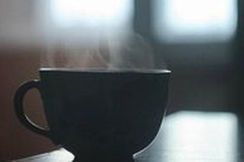 Cụ bà 70 cho thuốc diệt côn trùng vào cà phê của chồng