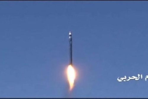 Phiến quân Houthi phóng tên lửa đạn đạo tấn công thủ đô của Saudi Arabia
