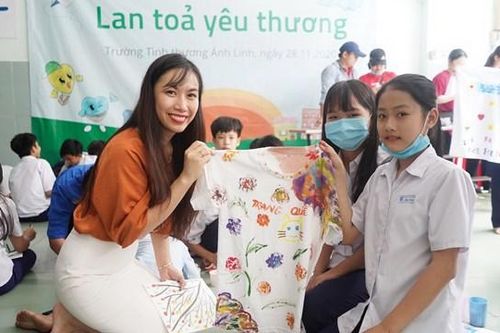 Khi học sinh dã ngoại…