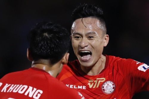 Huy Toàn ghi bàn mở tỷ số cho CLB TP.HCM