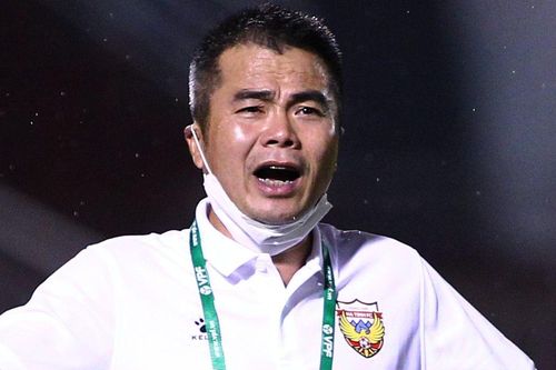 HLV Phạm Minh Đức: 'Trọng tài không bình thường'