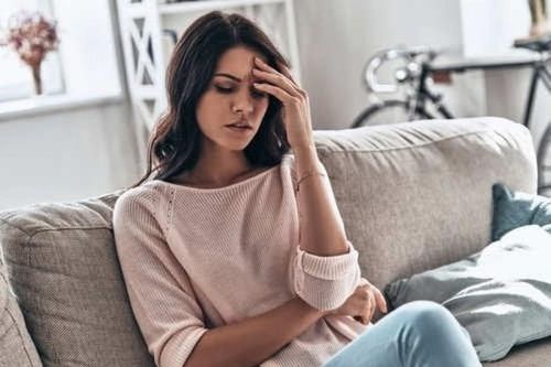 Cẩn trọng với những cơn đau đầu vào buổi sáng