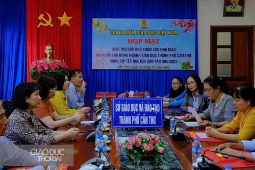 Công Đoàn Giáo dục Việt Nam chúc tết cán bộ giáo viên tại TP Cần Thơ