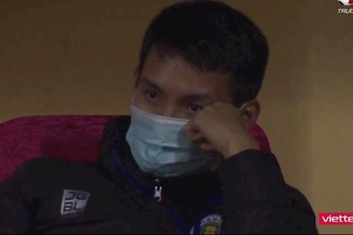 Hùng Dũng thất thần khi chứng kiến Hà Nội FC thua thảm Bình Dương