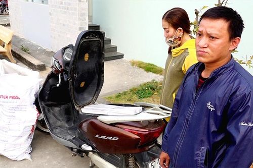 Bắt giữ đối tượng vận chuyển trái phép gần 1.000 bao thuốc lá lậu