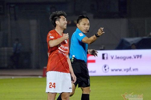 'Mourinho Việt Nam' chê trọng tài bắt không bình thường