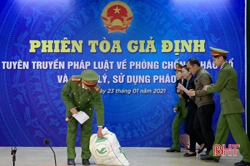 Nâng cao ý thức chấp hành sử dụng pháo qua phiên tòa giả định tại TP Hà Tĩnh