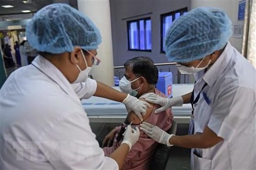 Dịch COVID-19: Ấn Độ mở rộng phạm vi tiêm vắcxin Covaxin