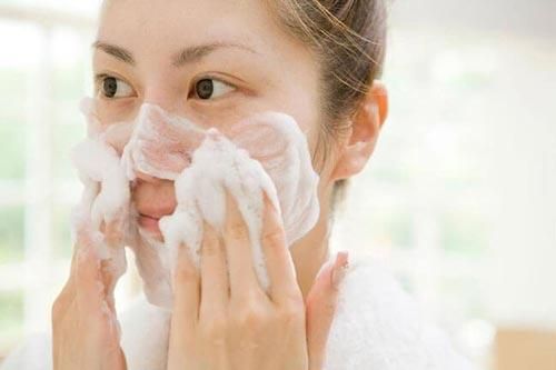 Nguyên tắc chọn sữa rửa mặt bạn cần nhớ