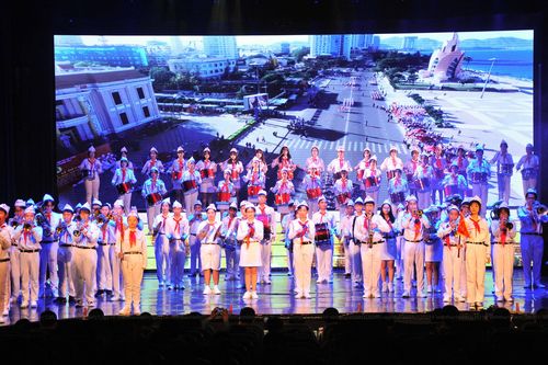 Chương trình biểu diễn 'Tiếng kèn Đội ta', 'Em là mầm non của Đảng'
