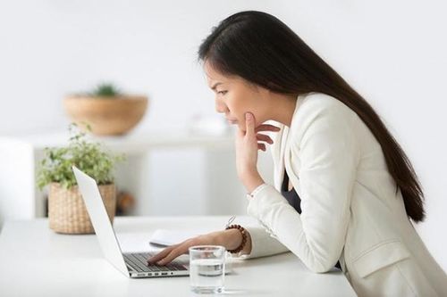 Thông tin thuốc, sức khỏe trên Internet: Nên hay không khi chọn 'con dao hai lưỡi'?
