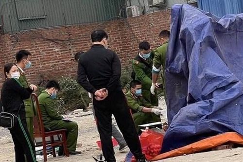 Thai nhi còn nguyên dây rốn bị vứt bỏ ở bãi rác gần khu công nghiệp Yên Phong