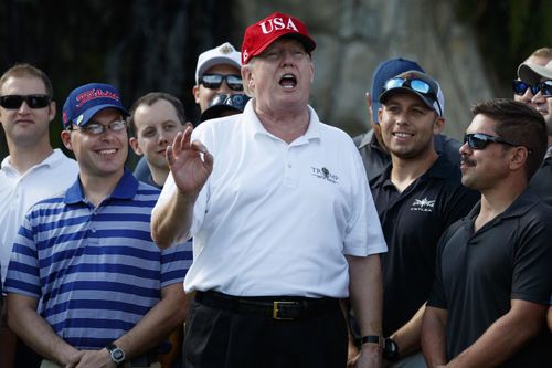Các thành viên rời bỏ Mar-a-Lago sau thất bại của ông Trump