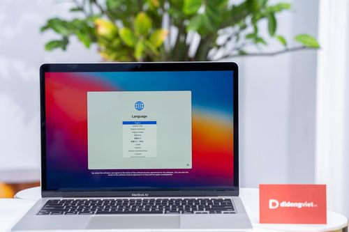 MacBook M1 giảm đến 2 triệu tại Di Động Việt sau một tháng mở bán