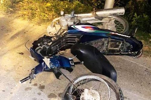 Tai nạn giao thông mới nhất hôm nay 25/1: Xe máy va chạm xe bán tải, 2 người tử vong