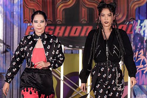 Lãnh Thanh chăm chú xem Nam Em catwalk giữa tin đồn rạn nứt