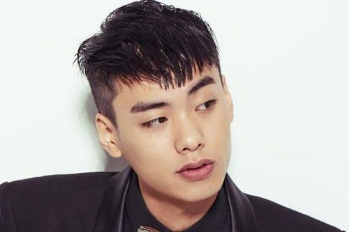 Thành viên hụt BTS Iron qua đời, bạn gái cũ đăng hình khó hiểu