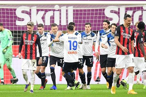 Cuộc đua vô địch Serie A: Thành Milan cùng bước lùi