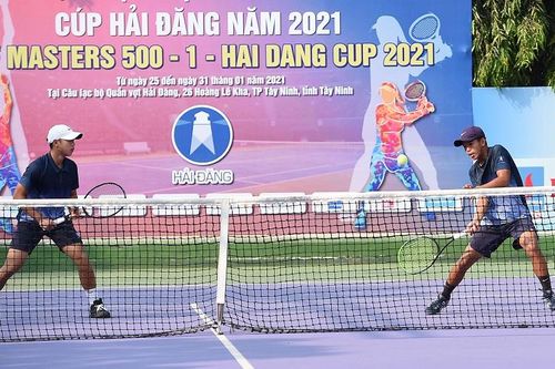 Khởi tranh Giải quần vợt nam - nữ quốc gia 2021