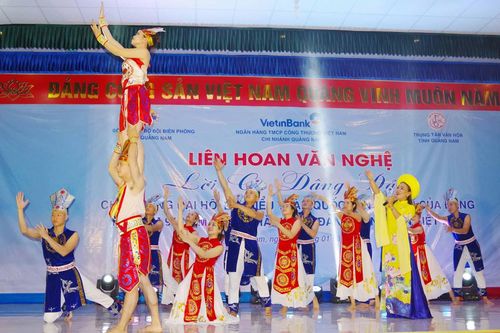 Chương trình nghệ thuật 'Lời ca dâng Đảng'