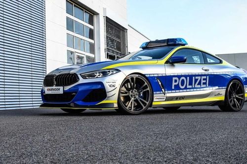BMW M850i xDrive được độ giống xe cảnh sát