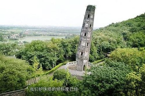 Tòa tháp nghiêng 7,1 độ nhưng vẫn đứng sừng sững không đổ suốt 1.000 năm