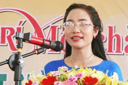 Nữ giám đốc dọa tung clip 'nóng' tống tiền hiệu trưởng