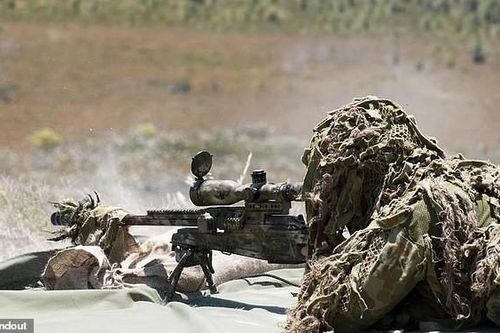 Xạ thủ Anh tiêu diệt 5 chiến binh IS bằng một phát đạn từ khoảng cách 3.000m