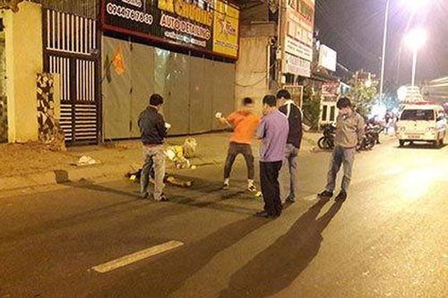Điều tra vụ thi thể người đàn ông bị bỏ giữa đường