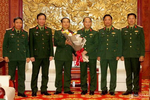 Trao quyết định bổ nhiệm Phó Tư lệnh Quân khu 4