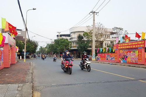 Đà Nẵng: Ra quân ngăn chặn lợi dụng bán hàng rong, ăn xin chèo kéo du khách trong dịp Tết